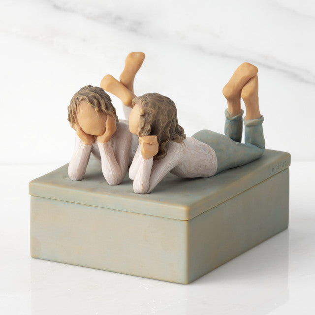 Forever Friends keepsake box as a best friend memory gift